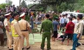 Lực lượng chức năng cứu hộ các nạn nhân vụ TNGT giữa xe bồn và xe khách khiến 11 người chết tại chỗ