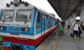 Tàu khách vẫn chưa hẹn ngày trở lại khi nhiều địa phương chưa đồng thuận.