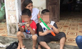 Vụ trao nhầm con ở Ba Vì: Hai con quây quần bên mẹ Hương