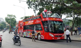Hà Nội: Mỗi lượt chỉ 7 khách đi xe buýt hai tầng giá 6 tỷ đồng