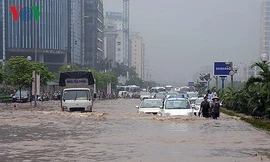 Hà Nội 'bó tay' với thực trạng úng ngập?