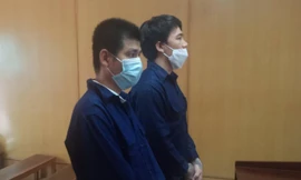 Hai bị cáo tại phiên tòa. Ảnh: Tân Châu