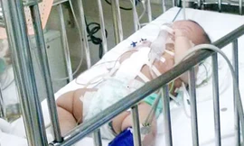 Ám ảnh giây phút chứng kiến cháu bé nghi bị cha đâm