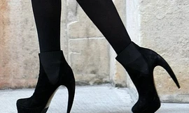 Lilo gây choáng với khả năng đi giày siêu cao