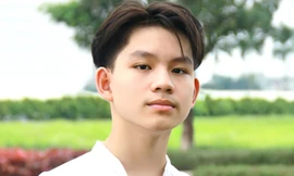 Nam sinh Hà Nội là thủ khoa "kép" chuyên Tin của 2 trường