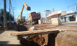 Ngổn ngang tuyến đường vận chuyển bauxite