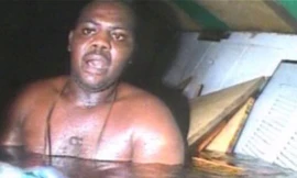 Tìm thấy người sống trong xác tàu đắm 3 ngày