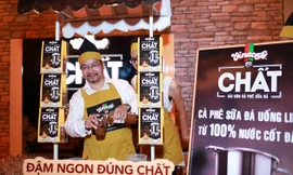 Đây là sản phẩm được áp dụng công nghệ đột phá với cà phê được làm hoàn toàn từ 100% nước cốt đầu tiên của cà phê rang xay nguyên chất, để mang đến cho người thưởng thức ly cà phê sữa đá uống liền đậm ngon đúng chất pha phin kiểu Việt. Ông Nguyễn Tân Kỷ, 