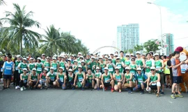 Khoảnh khắc khó quên trên đường chạy Marathon quốc tế Đà Nẵng 2017 