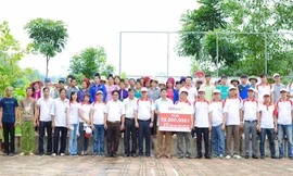 CBNV HDBank chia sẻ khó khăn cùng đồng bào vùng lũ và trẻ em nghèo