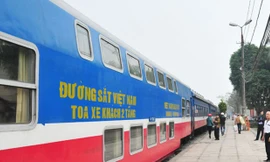 Ngành đường sắt đang nỗ lực đổi mới phương thức vận tải để thu hút hành khách đi tàu.