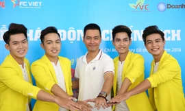 Các nghệ sĩ và tình nguyện viên tham gia chiến dịch