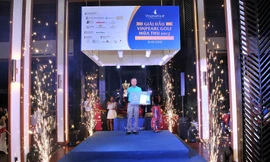 Gôn thủ Đoàn Ngọc Dũng xuất sắc vượt qua 144 bạn cùng chơi để trở thành nhà vô địch giải Vinpearl Golf Autumn Tour 2017