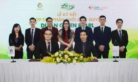 Đại diện chủ đầu tư và CENLAND tại Lễ ký kết hợp tác