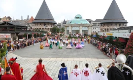 Du lịch lễ hội - sao cứ phải theo mùa?
