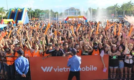 Hàng trăm, hàng ngàn bạn trẻ Thái Bình, Quảng Nam háo hức với Đường chạy sắc màu Vietnamobile