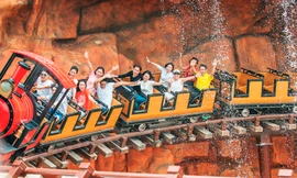 Vinpearl Land Nha Trang khai trương Công viên phao nổi lớn nhất thế giới