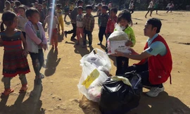 -	Trường Tiểu học Nậm Cắn (Kỳ Sơn, Nghệ An), nơi còn nhiều khó khăn, thiếu thốn.