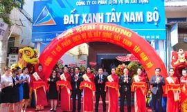 Lãnh đạo Cty Đất Xanh Tây Nam Bộ cắt băng trai trương