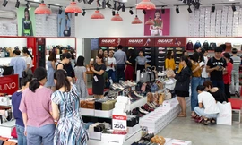 Ai cũng muốn sở hữu giày túi tại “Thiên đường săn sale” với ưu đãi khủng.