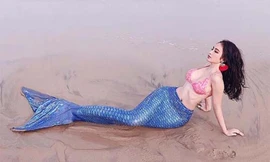 Angela Phương Trinh hóa nàng tiên cá, thả dáng sexy trên biển