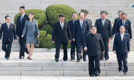 Em gái ông Kim Jong-un đỏ mặt vì được gọi là 'ngôi sao'