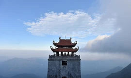 Lạc trong cõi Phật mây bay nơi đỉnh thiêng Fansipan hùng vĩ