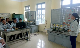 Dù dang nghỉ hè, các trường nghề cả nước vẫn tập trung chạy nước rút chuẩn bị cho Hội giảng nhà giáo giáo dục nghề nghiệp toàn quốc 2018. Ảnh: L.H.V