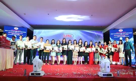 Ban giám đốc Công ty mỹ phẩm Long Phụng Khang cảm ơn đến quý khách hàng và nhà phân phối đã luôn tin tưởng và ủng hộ Long Phụng Khang thời gian qua