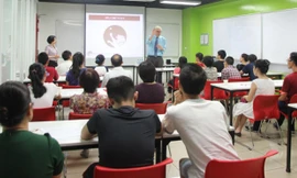 Học sinh tham dự lớp học mẫu tại Ngày hội Thông tin tuyển sinh