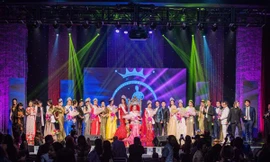  Vóc dáng chuẩn mẫu Jaclynn Châu Nguyễn đoạt danh hiệu Hoa hậu Mrs supermodel 