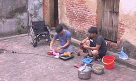 Phan Thị xuống “hạng”, “Bảo ngậu” trầy trật bán xà phòng.