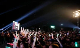 Quảng trường Nguyễn Tất Thành quy tụ hàng vạn khán giả tham gia đại nhạc hội