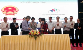 Tổng cục Giáo dục Nghề nghiệp ký kết hợp tác với các hiệp hội doanh nghiệp để nâng cao chất lượng đào tạo nghề, tạo việc làm cho sinh viên sau ra trường.