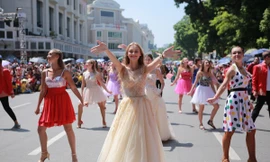 Du lịch lễ hội - “con gà đẻ trứng vàng” bị bỏ quên