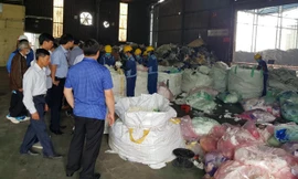 Đoàn công tác ghi nhận thực tế hoạt động của công ty Thuận Thành EJS