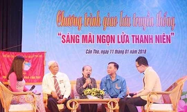 Cựu cán bộ Đoàn thanh niên các cơ quan TW cục Miền Nam giao lưu với tuổi trẻ thành phố Cần Thơ