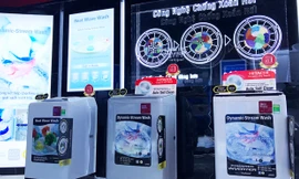 Máy giặt với công nghệ Dynamic-Stream Wash giúp đánh bật vết bẩn cứng đầu là sản phẩm chủ đạo lần này