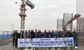 Lễ cất nóc tòa HH2 dự án Eco-Lake View, vượt tiến độ 2 quý