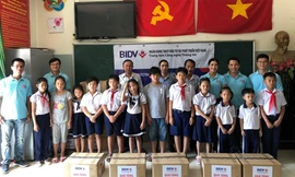 Thắp sáng ước mơ tin học cho học sinh Trường Thạnh Phước