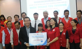 24 nghìn ly sữa đến với học sinh miền Trung