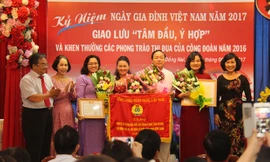 Ban thường vụ Công đoàn Agribank Đồng Nai nhận Cờ thi đua và Bằng khen