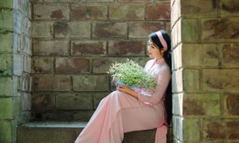 Vẻ đẹp dịu dàng của cô gái Hà thành trong những ngày nắng nhẹ