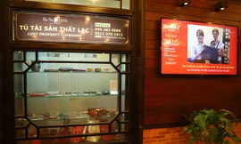 Những tủ đồ thất lạc giúp du khách nhận lại hàng tỷ đồng bỏ quên