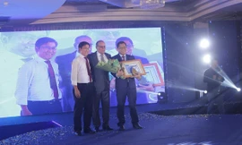 Ông Lê Minh Huấn- Phó Tổng giám đốc SCB nhận Chứng chỉ bảo mật quốc tế PCI DSS