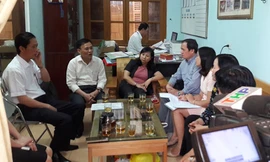 Các cơ quan ban ngành họp và quyết định về việc chấm dứt hợp đồng lao động với cô M.H ngày 5.4. Ảnh: T.P