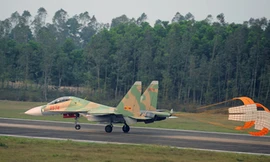 SU-30MK2 Việt Nam thao luyện chiến đấu