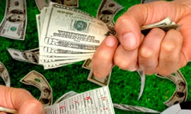 Cá cược bóng đá: Món lợi kếch xù và mặt trái của “đỏ đen”