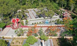 Nghĩa trang LSQG Trường Sơn ẢNH: HỒ CẦU