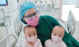 Trúc Nhi - Diệu Nhi đã được về chung giường, biểu cảm đáng yêu khiến nhiều người “rụng tim” ảnh: BVCC 